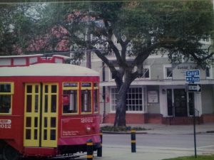 soniat-realty-exterior-front-with-streetcar
